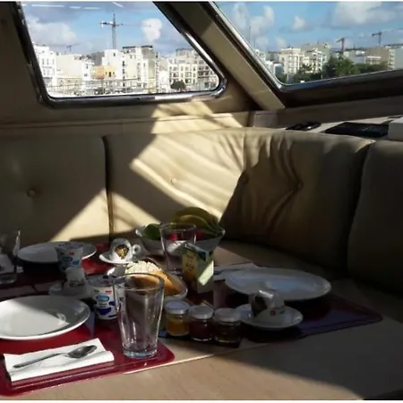 Johnny M Yacht Private * Gzira